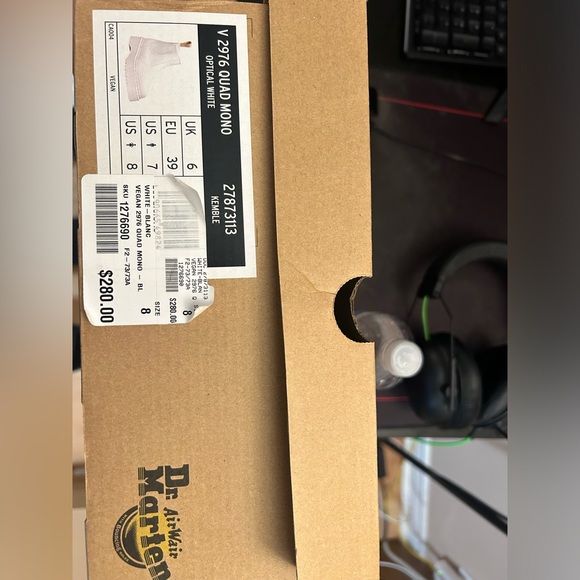 Dr martens V 2976 Quad Mono - Optical White
Size 8W - Picture 5 of 5